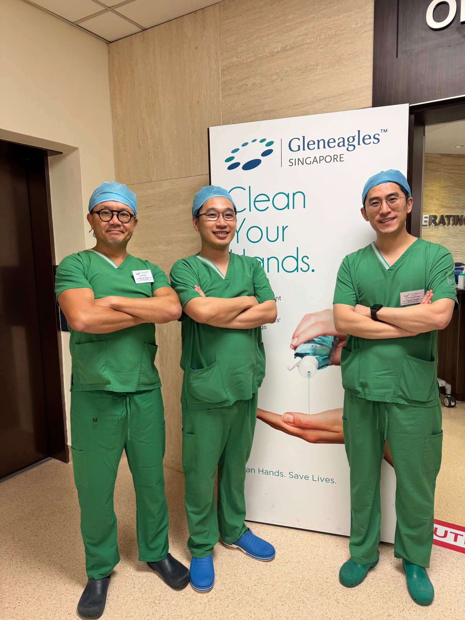 Dr Lau LL Hosting Visiting Surgeons from HK